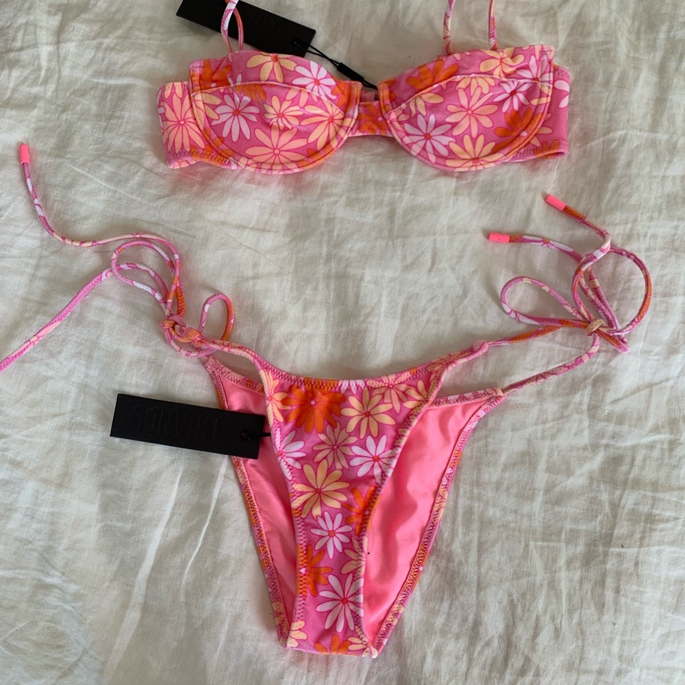 NWT TRIANGL string bikini bottom in pink 70’s floral velvet, XS, never worn